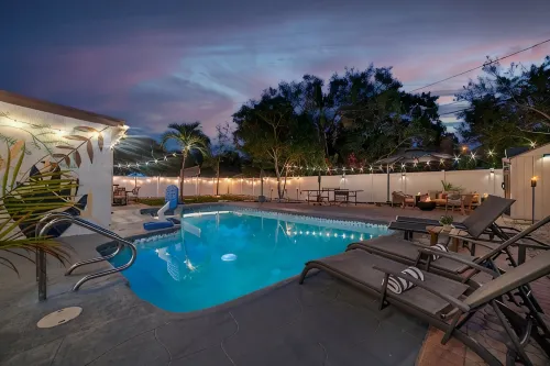 Sunny-Haven 3 Bedroom PoolVilla With GameRoom near the Beach & Shopping Centers