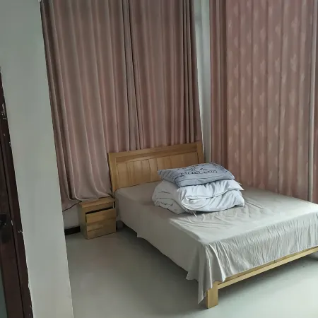 Luzhou Dexuan Hotel