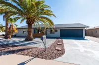 Peoria Paradise -Spacious 4 Bed w/ Heated Pool, Putting Green, Amazing Backyard! - บังกะโล