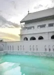 The Inside House - Pools