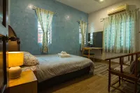 Voon Cottages@Pinjistation | Private Pool | 10pax