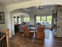 Spacious Home near 2025 EAA Airventure with indoor and outdoor entertaining! - Boutique