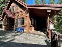 The Cozy Acorn Cascade Lake Retreat