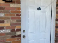 1-bedroom suite on 1st Fl. in Green River with AC, WiFi, a kitchen and laundry. Hotels in Green River