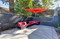 Charming Home, near beautiful park/tennis courts! - Homestays