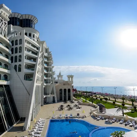 The Grand Gloria Hotel