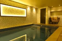 Hotel Les Matins de Paris - Pools