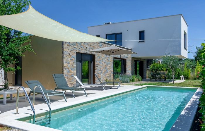Villa Zen: Spacious Istrian Villa with Private Pool – Perfect for Families, Steps from the Sea