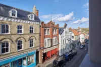 Host & Stay | Apartment Two, Hudsons Yard House - Homestays