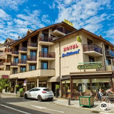 Hotel le Littoral Отели рядом с достопримечательностью «Термальный спа-комплекс Эвиан»