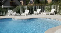 Hostellerie du Château les muids - piscine