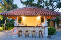 โรงแรมบินตัง ฟลอเรส - ที่มีบาร์