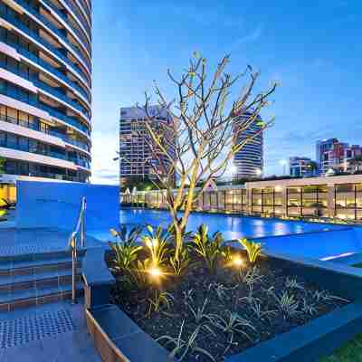 Oracle Resort Broadbeach - Gclr Hotel Exterior