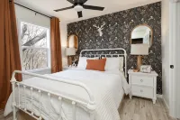 Charming 3-bedroom house in brilliant Lawrenceburg with WiFi, AC
