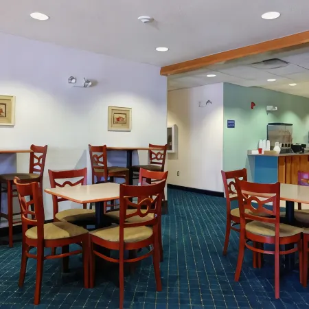 Microtel Inn & Suites by Wyndham Tomah