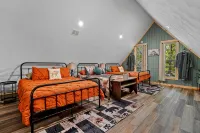 Northwoods Ln Cabin in Clear Creek by Tranquility Retreats