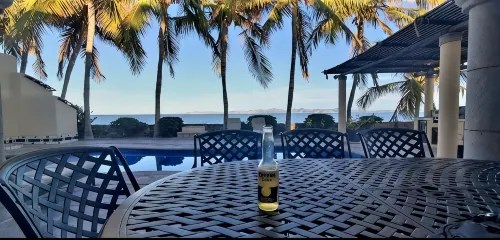 Escape To An Ocean Front Five Star Paradise : A 10 minute walk into Loreto