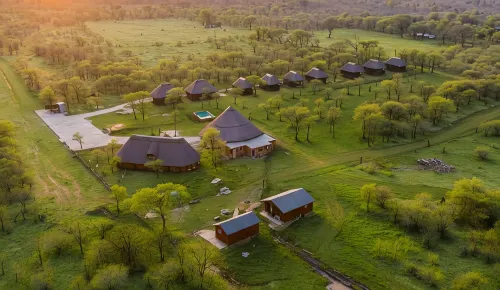 Chobe Lesoma Chalets Hotel