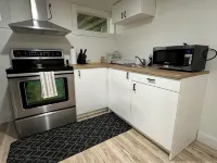 Cozy Private Bachelor Unit King Size bed. Hotels in Albert County