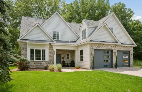 Architecturally designed  4 bedroom home walking distance to downtown Wayzata - Boutique