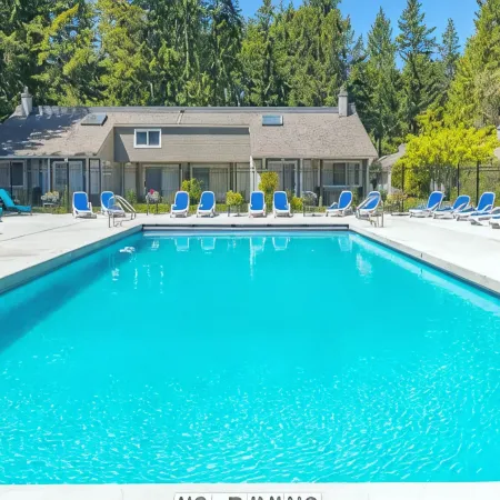 Rathtrevor Beach, Heated Pool + Hot Tub - Parksville B.C ... Sleeps 6