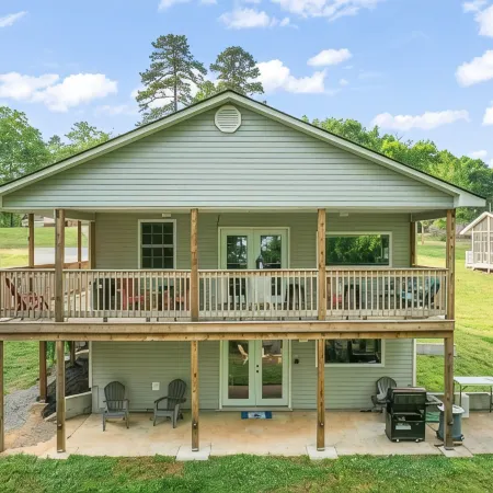 Dockside Dreamz #1 w/beach and dock - Close to Clarksville and Bluestone launch