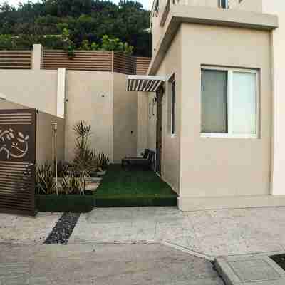 Charming 1-bedroom apartment in welcoming Tortola with WiFi, AC Hotel Exterior