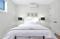 Vino Villa • Luxury 2BD • Spectacular Lakeview • Sunny Patio • Quiet Privacy - Biệt thự