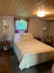 Cozy, Quiet Cottage-style Cabin - 10m to Bethel Woods music venue!
