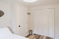 Remodeled Copalis Beach cottage with fully fenced yard - Wi-Fi