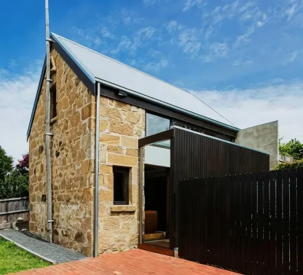 Stone Flower Renovated Barn - Bungalows