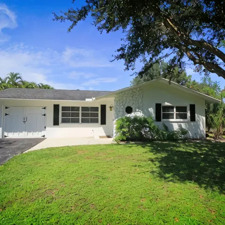 Heated pool at home, close to downtown