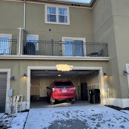 Perfect Summer Getaway! Lovely Townhome Just 10 Minutes from Park City.