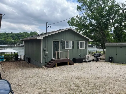 Charming Home on the Water near Bagnell Dam—Perfect for Couples and Families