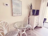 Luxury studio suite in Sea Trail. Close to beach. Wonderful screen in porch. Hotels in Sunset Beach