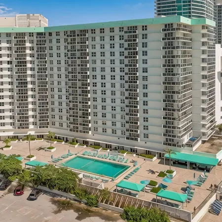 Luxury Beachfront Condo • 2 Parking • Fast WiFi • Walk to Dining & Shops