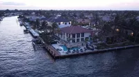 Resort style waterfront home on the intracoastal waterway! - 4-Sterne