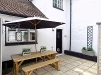 Three-Time Award Winning, Stunning 1700's Grade 2 listed cottage near Stonehenge