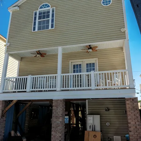 High Tide 5 Bedroom Ocean View House, Heated Pool, Hot Tub, Darts, King beds
