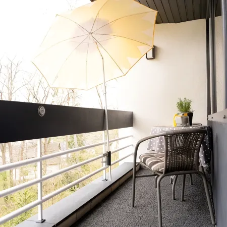 Light-flooded architect house in a quiet location FeWo "Yellow"