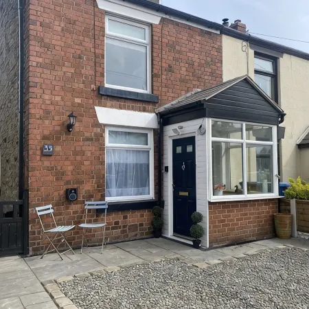 2 Bedroom Cute & Cosy Cottage in the village of Adlington, Lancashire