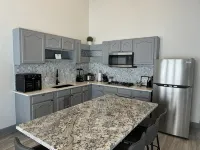 Come enjoy our"beautiful new modern guest house" with a view to the ski mountain - 4つ星
