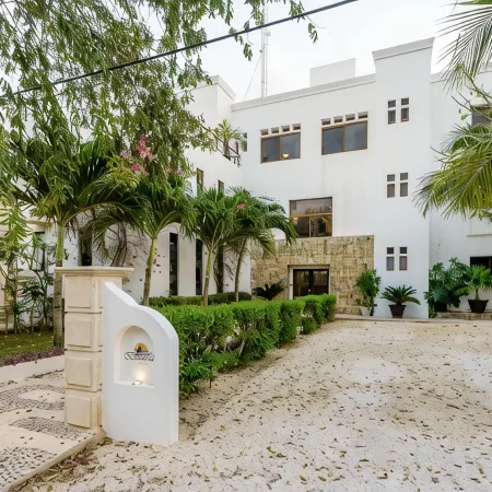 13BR Luxury Beachfront Villa w/ Chef, Pool, Staff - Weddings/Family Reunions