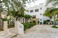 13BR Luxury Beachfront Villa w/ Chef, Pool, Staff - Weddings/Family Reunions
