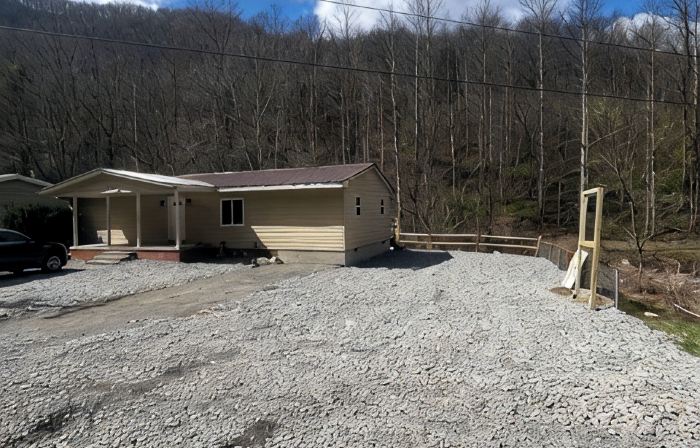 Mama Bears den “The perfect location to visit the Hatfield and McCoy trails”