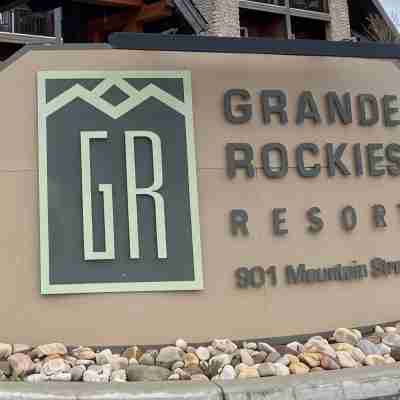 Family friendly 2BR/2BA condo - Sleeps 6 - Views & location!! Hotel Exterior