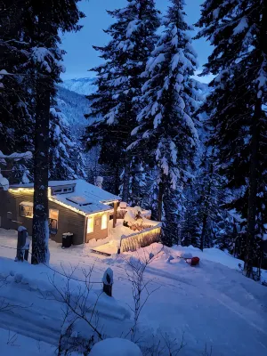 "Eagles Nest Cabin" REMOTE ESCAPE AWAY FROM EVERYTHING! - Feriehus