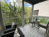 Updated Townhome, Secluded Beach + Pool - Gym