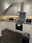 Cozy Ground Floor Flat in Sutton with Parking Space free and Pets Friendly