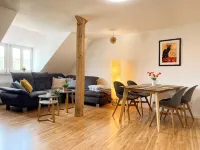Bright and central apartment with 2 bedrooms, 100 m² living space